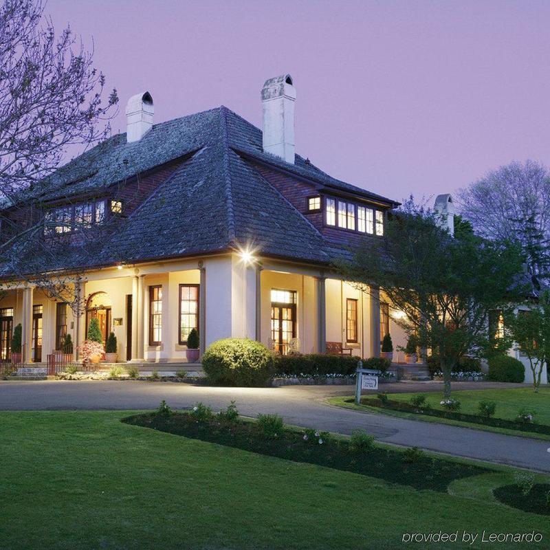Peppers Manor House Hotel Sutton Forest Exterior photo