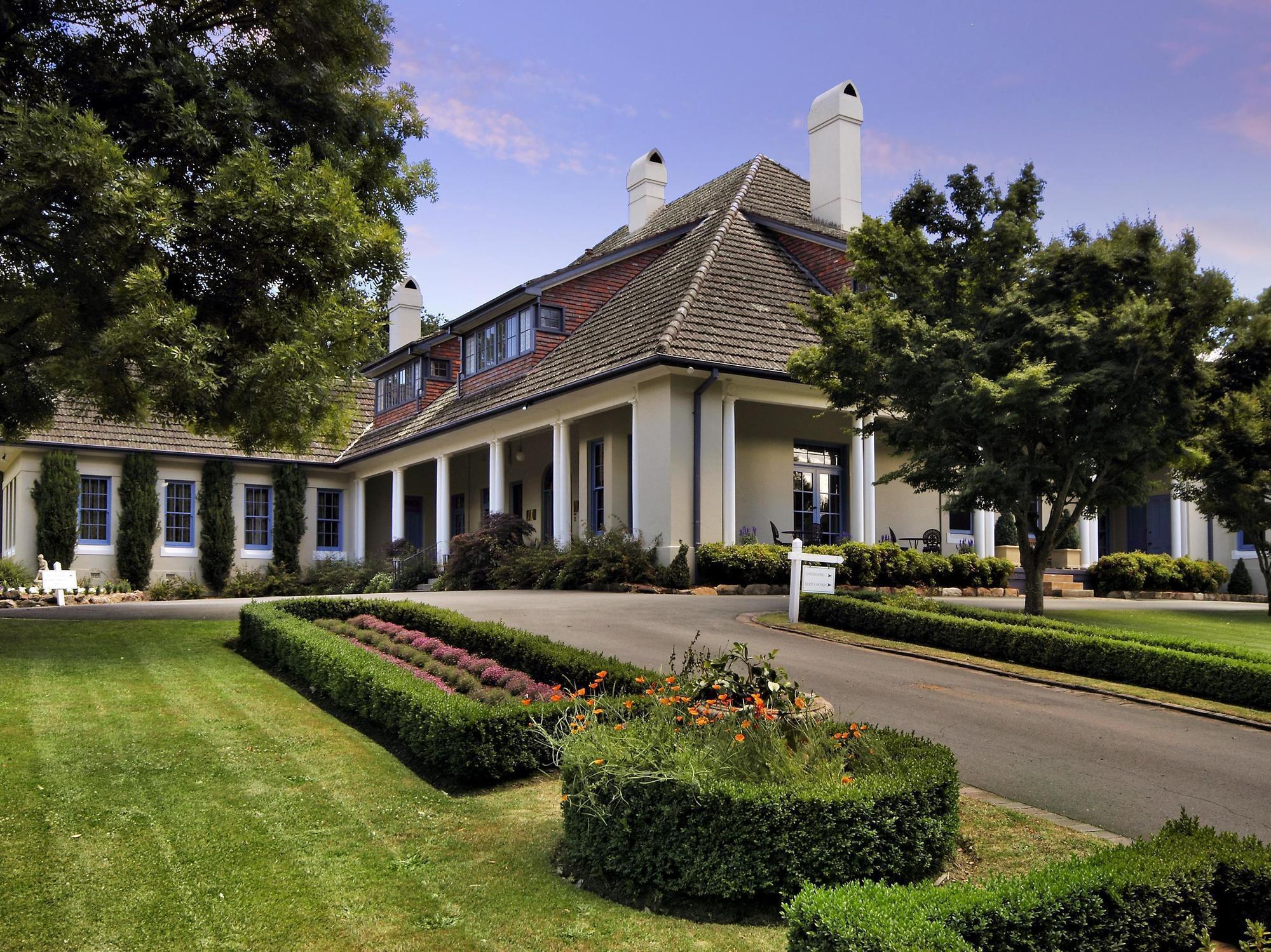 Peppers Manor House Hotel Sutton Forest Exterior photo